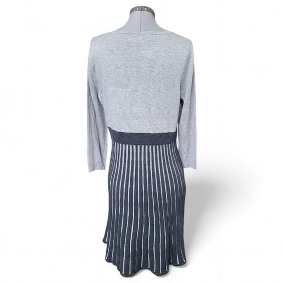 Calvin Klein Sweater Dress Pleated Contrast Skirt Size Large Gray Two Toned - Picture 2 of 9